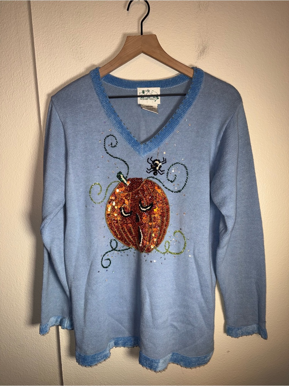 THE QUAKER FACTORY Vintage Halloween beaded sequin pumpkin v neck sweater M